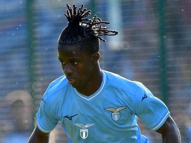 设定严格的 设定严格的