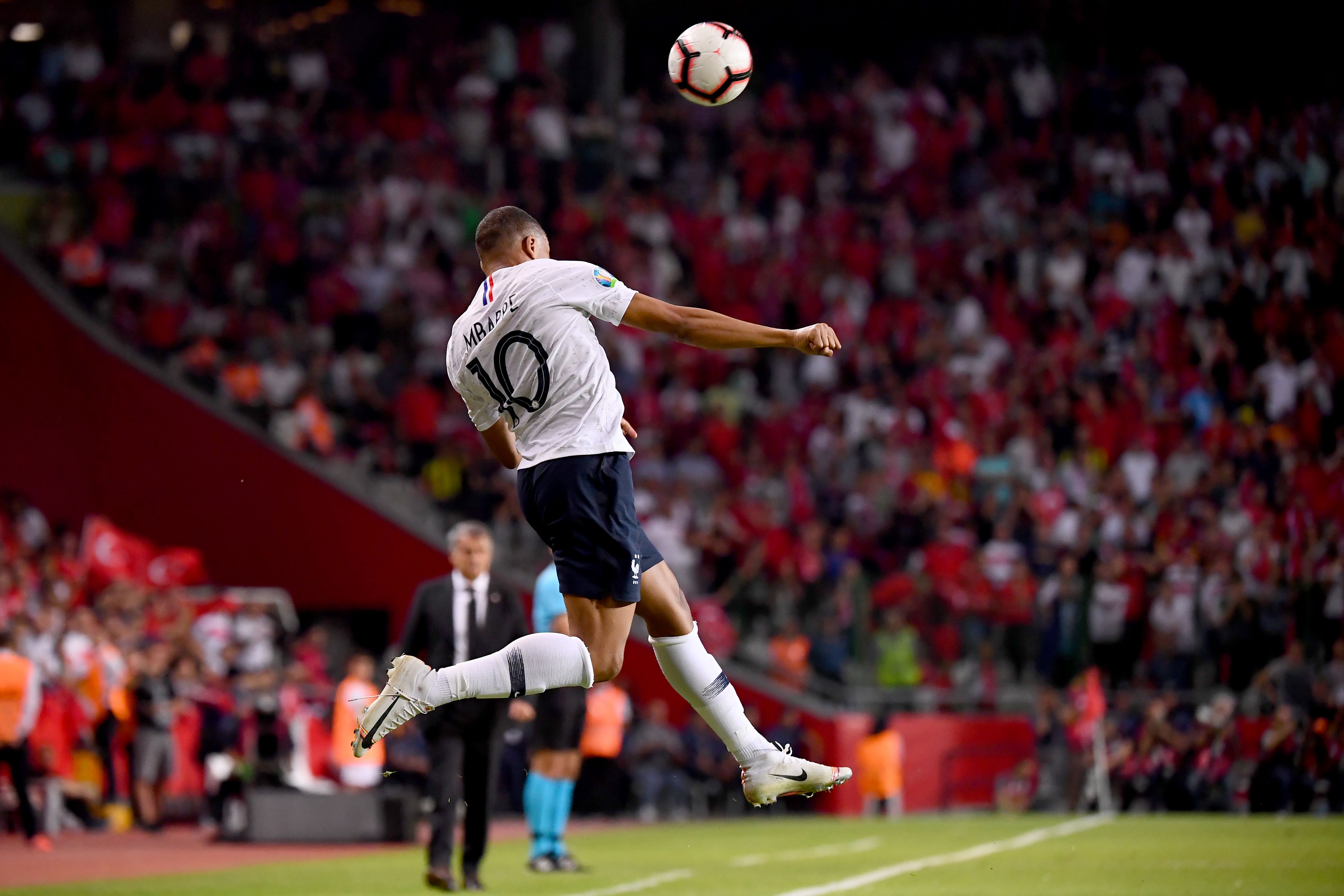 球员必须在 球员必须在