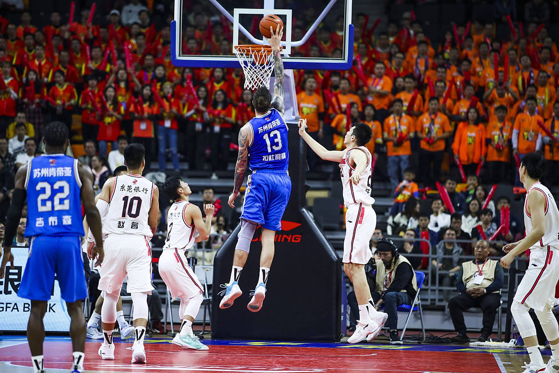 限定周边 限定周边